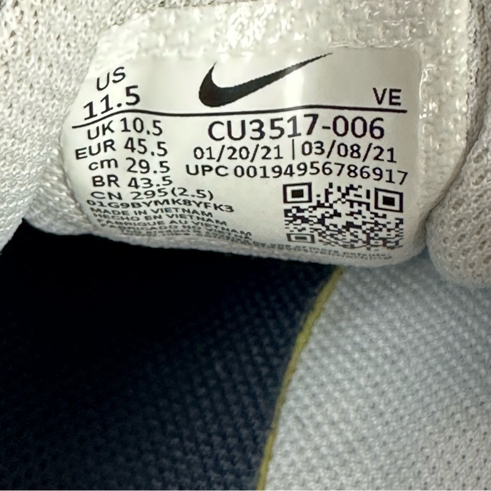 Nike Men’s Sneakers. - Picture 3 of 10